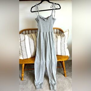 Venus, Women’s Medium, Grey Sweatpants Jumper